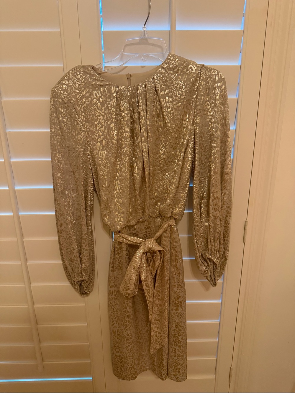 Vince Camuto Gold Metallic Long-Sleeve Tie-Waist Dress
